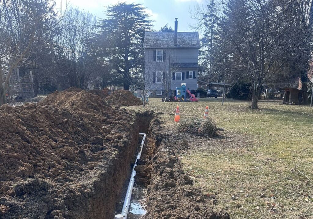 Septic tank to sewer conversion costs can vary depending on the size of your property, the length of the trench and sewer line, the cost of the easement, and county regulations.